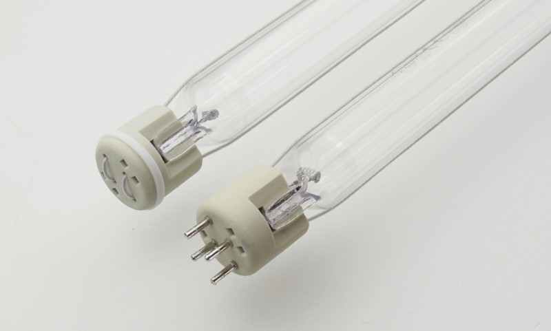 Ozone-generating UVC lamp